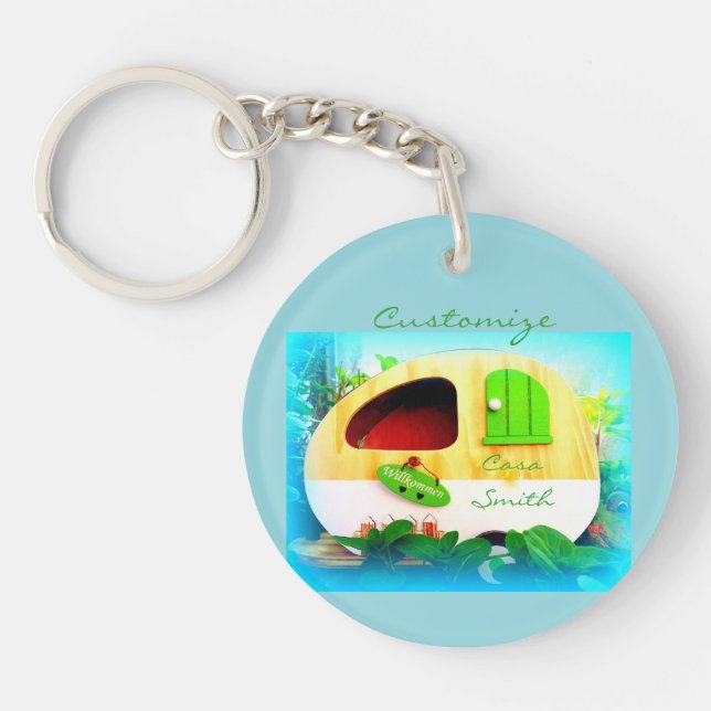 Customized retro camper casa keychain (Front)