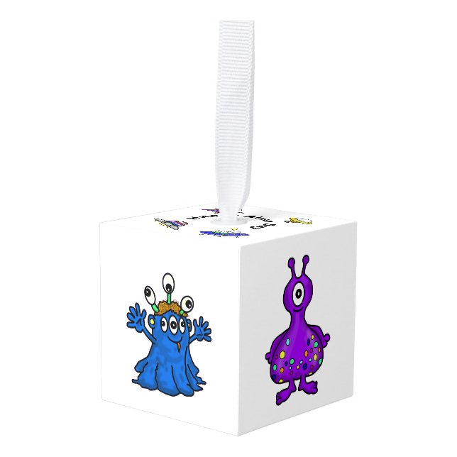 Cute Aliens Cube Ornament (Front Angled)