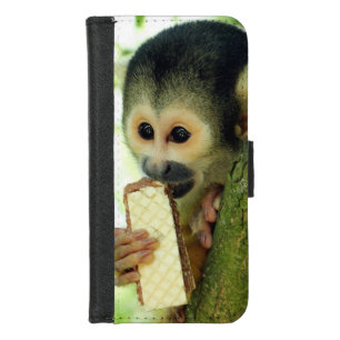 Cute Baby Squirrel Monkey Eating a Wafer Biscuit iPhone 8/7 Wallet Case