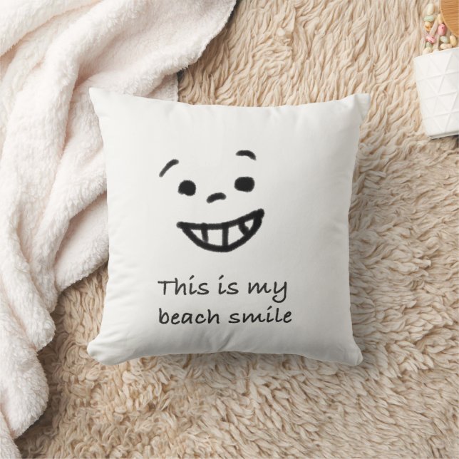Cute Beach Lover Smile Doodle Face Text Design Throw Pillow (Blanket)