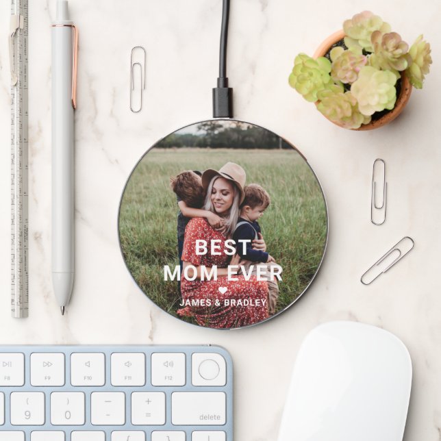 Cute BEST MOM EVER Heart Mother's Day Photo Wireless Charger (Desk)