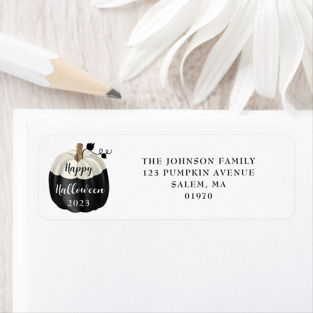 Cute Black And White Pumpkin Happy Halloween 2022 Label (Insitu)
