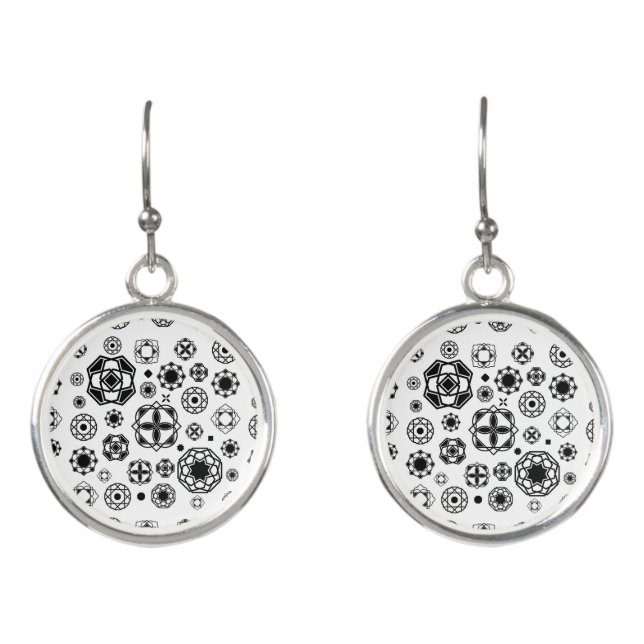 Cute black white arabesque decorative pattern earrings (Front)