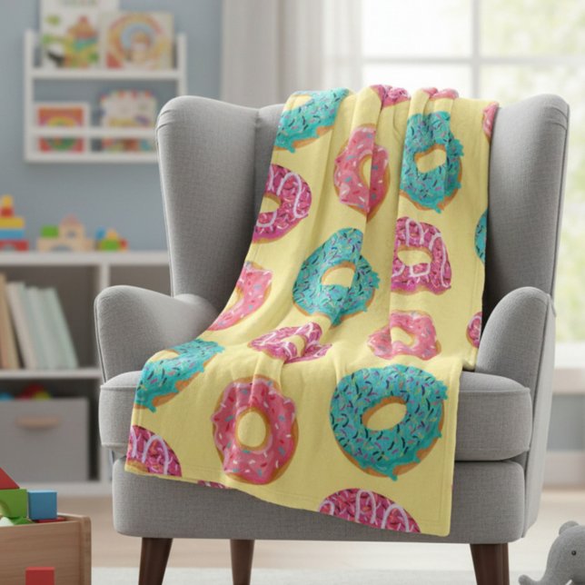 Cute Bright Donut Pattern Fleece Blanket (Creator Uploaded)