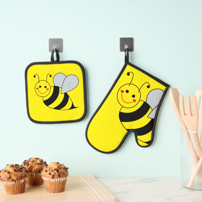 Cute Bumble Bee Oven Mitt & Pot Holder Set (Insitu(Hanging))