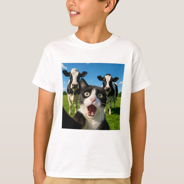 Cute Cat Cow Selfie Gift Idea T-Shirt (Front)