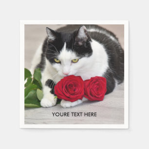 Cute cat with the red rose napkins