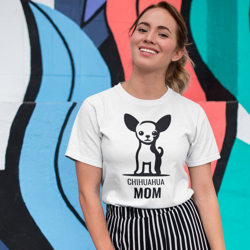 Cute Chihuahua Mom T_Shirt