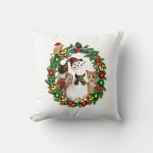 Cute Christmas Cats Holiday Wreath Throw Pillow