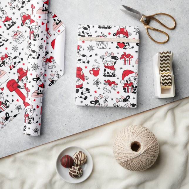 Cute Christmas Cow Bull Wrapping Paper (Crafts)