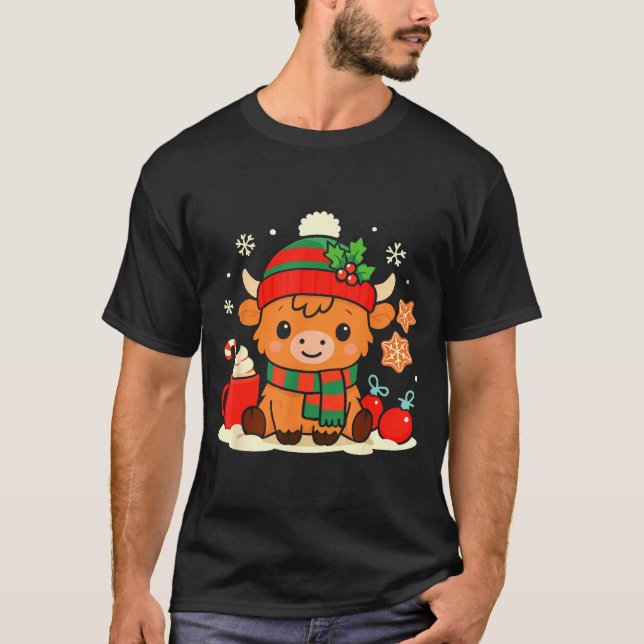 Cute Christmas Highland Cow Heifer Xmas Farm Anima T-Shirt (Front)