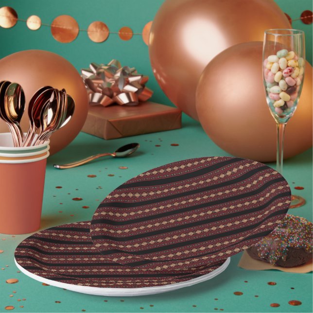 Cute decorative ukrainian stripes patterns paper plates (Multi)
