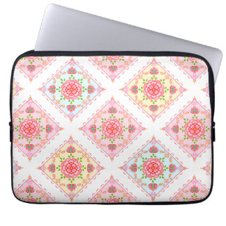 Cute Elegant Floral in Diamond Tiles Pattern Laptop Sleeve