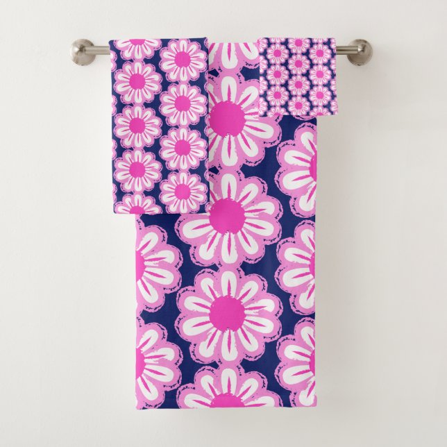 Cute floral pattern background bath towel set (Insitu)
