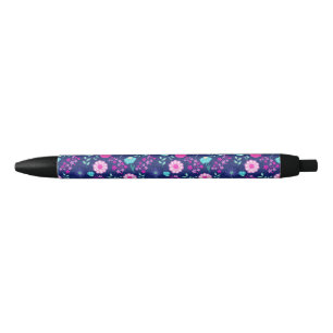 Cute floral pattern background pen