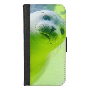 Cute Friendly Seal Underwater iPhone 8/7 Wallet Case