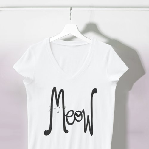 Cute Fun MEOW Modern Script Black Cat Mom Typo T-Shirt