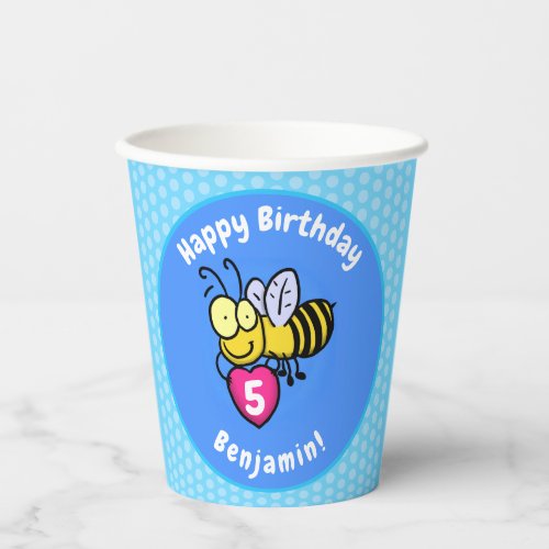 Cute funny bee with heart cartoon illustration paper cups