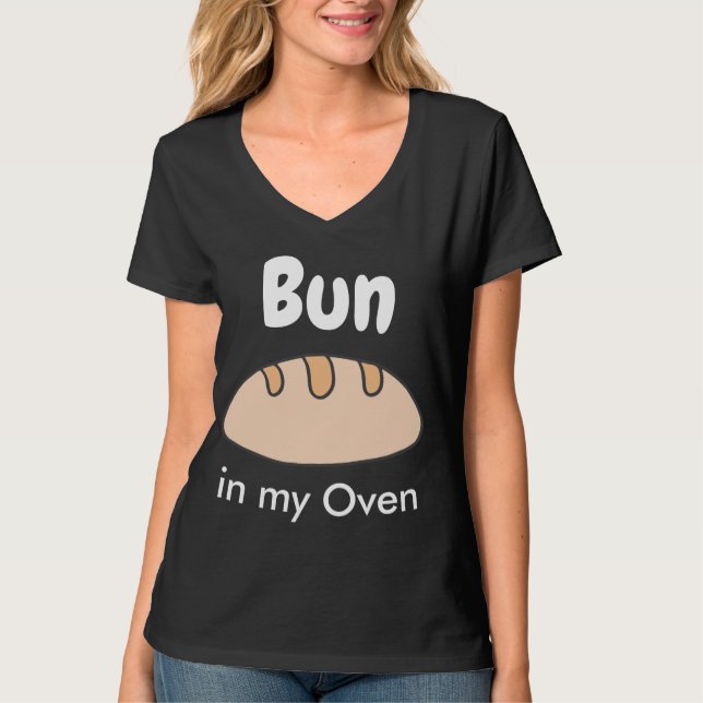 Cute & Funny Pregnancy Bun in My Oven Black T-Shirt (Front)