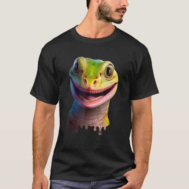 Cute Gecko   Wildlife Lizard T-Shirt (Front)