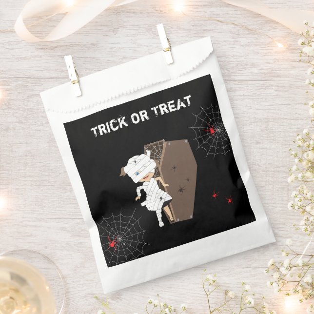 Cute Girl Mummy Coffin Halloween Kids Party Favor Bag (Clipped)