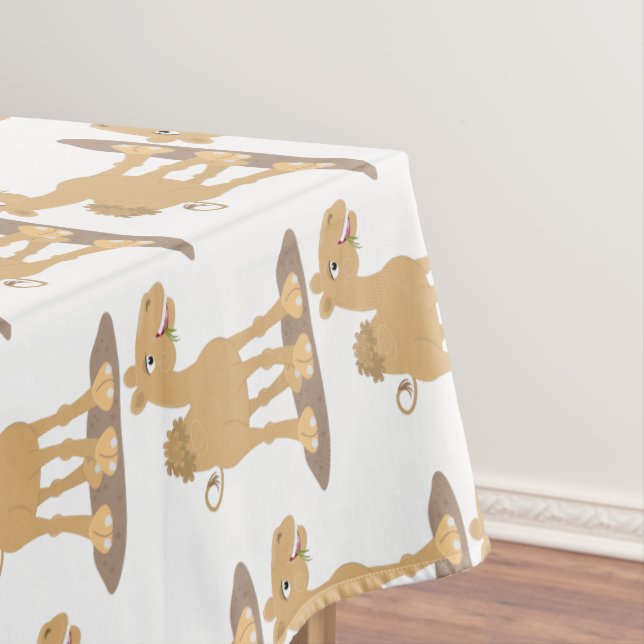 Cute happy smiling camel cartoon illustration tablecloth (In Situ)