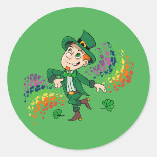 Cute happy smiling dancing leprechaun, a rainbow  classic round sticker