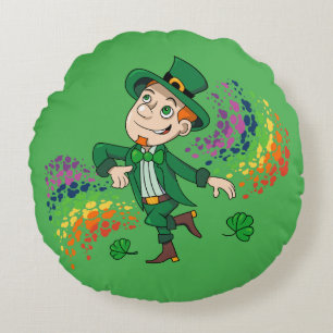 Cute happy smiling dancing leprechaun, a rainbow round pillow