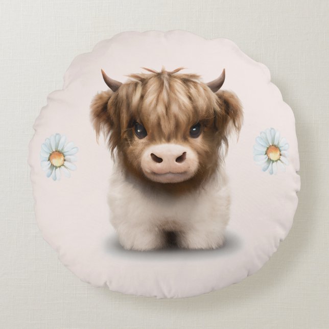 Cute Highlands Scottish Cow Round Pillow (Front)