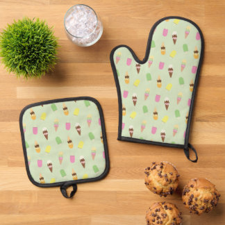 Cute Ice Cream Cones, Popsicle Ice Blocks on Green Oven Mitt & Pot Holder Set
