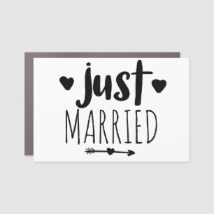 CUTE Just Married Heart Arrow Car Magnet