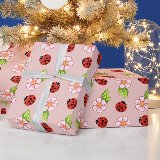 Cute Ladybug and Daisy Pattern Wrapping Paper (Holidays)