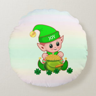 Cute leprechaun, pot of gold & lucky shamrocks round pillow