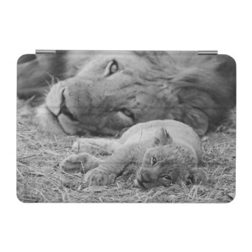 Cute Lion Cub Resting With Father iPad Mini Cover