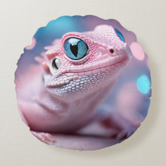 Cute Little Pink Lizard with Big Blue Eyes Round Pillow