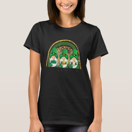 Cute Lucky Rainbow Gnome Happy St Patricks Day Fam T_Shirt
