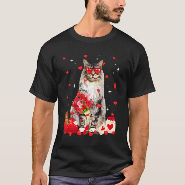 Cute Maine Coon Cat Valentine Fun Cat Dad Cat Mom T-Shirt (Front)
