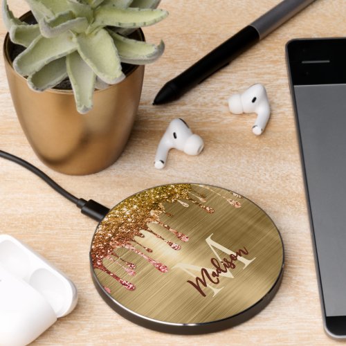 Cute modern Faux gold Glitter Drips monogram Wirel Wireless Charger