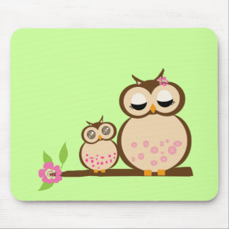 Cute mom and baby owl mouse pad