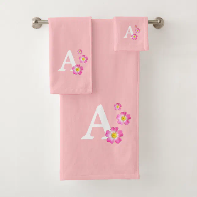 Cute monogram with flowers on light pink bath towel set | Zazzle