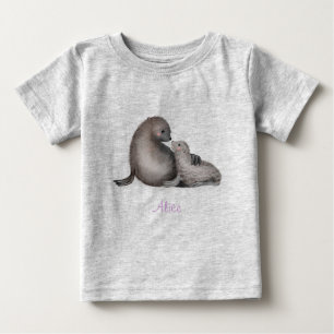 Cute mother and baby fur seals T-shirt (color)