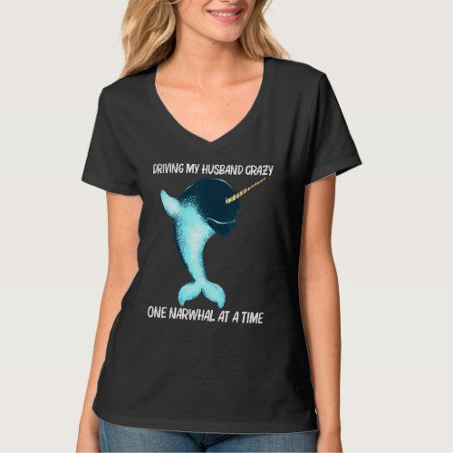 Cute Narwhal Design For Women Mom Whale Arctic Oce T_Shirt