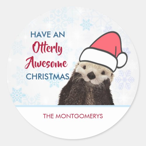 Cute Otter Wearing a Santa Hat Christmas Classic Round Sticker