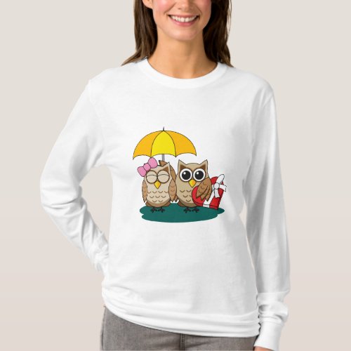 Cute Owl Lovers w Umbrella and Red Chocolate Box T_Shirt