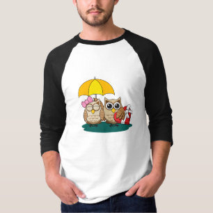 Cute Owl Lovers w/ Umbrella and Red Chocolate Box T-Shirt