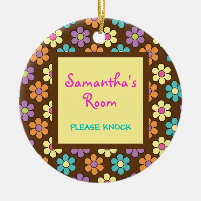 Cute Pastel Daisies Girl's Room Door Hanger Ceramic Ornament (Front)