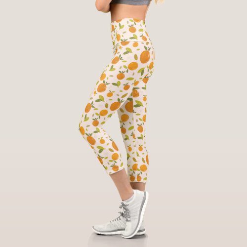 Cute Peach Fruit Pattern Capri Leggings