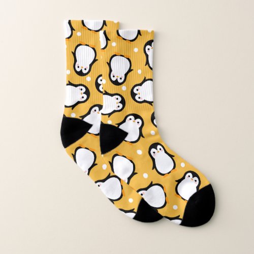 Cute penguin pattern yellow pattern socks