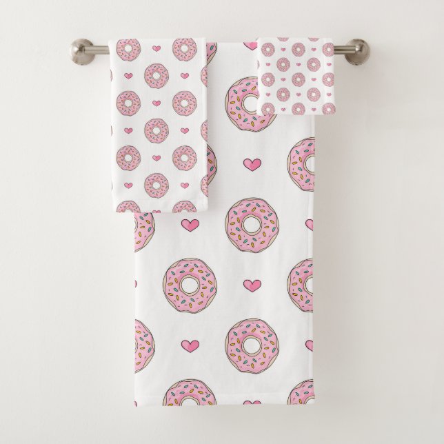 Cute Pink Donut and Hearts Pattern Bath Towel Set (Insitu)