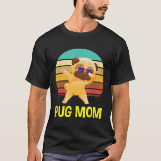 Cute Pug Mom Gifts Dog Lovers Pet Owners Mama Moth T-Shirt